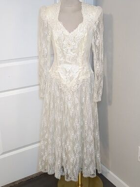 Vintage 1950s Joseph Magnin Wedding Dress Ivory Lace Long Sleeve Tea Length SZ M